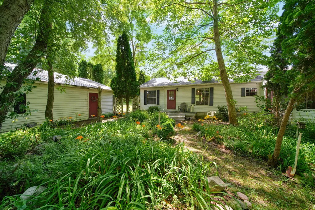 4490 Dey Highway Hudson Township MI 49247