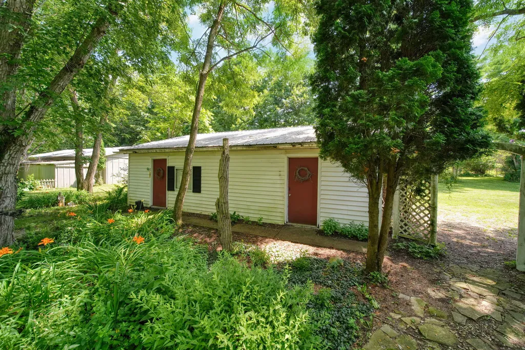 4490 Dey Highway Hudson Township MI 49247