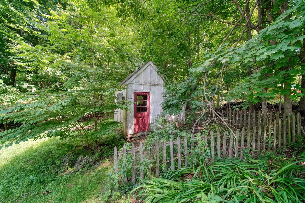 4490 Dey Highway Hudson Township MI 49247