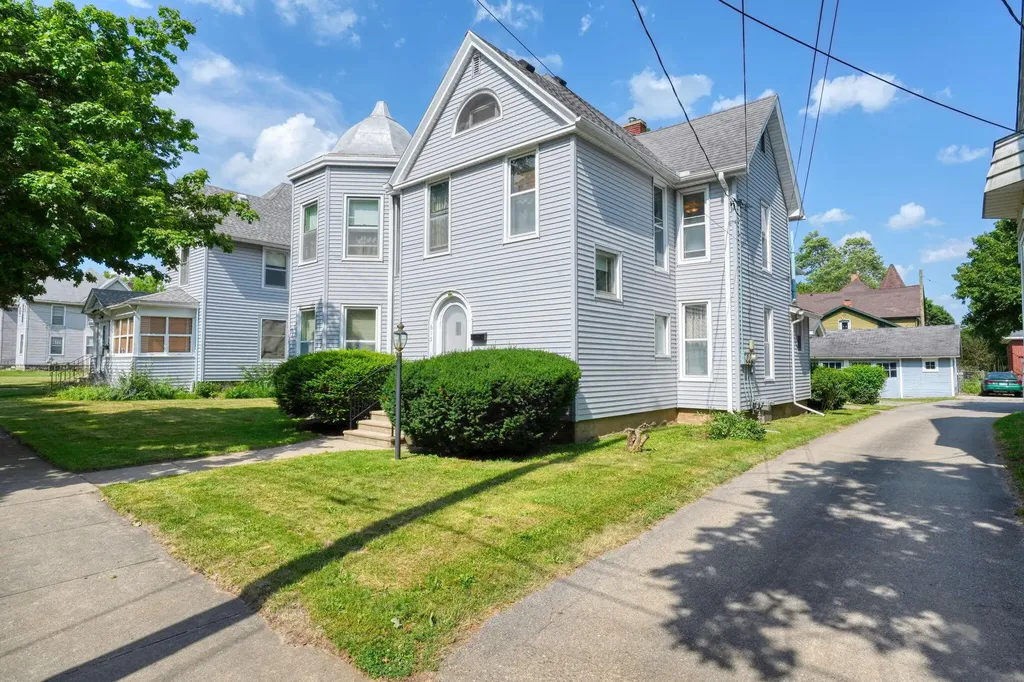 615 2nd Street Jackson City MI 49203