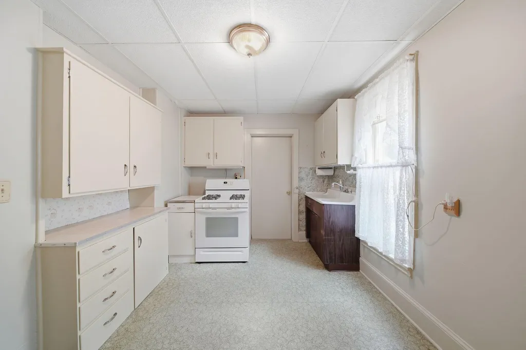 615 2nd Street Jackson City MI 49203