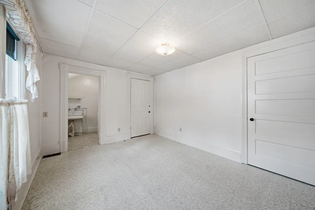 615 2nd Street Jackson City MI 49203