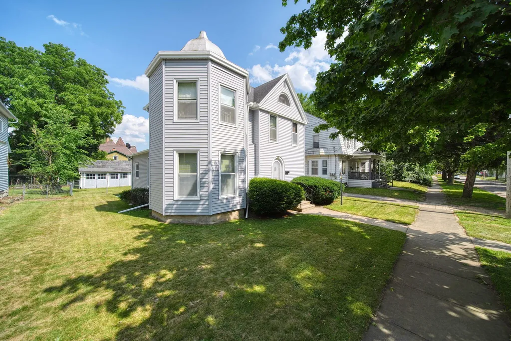 615 2nd Street Jackson City MI 49203