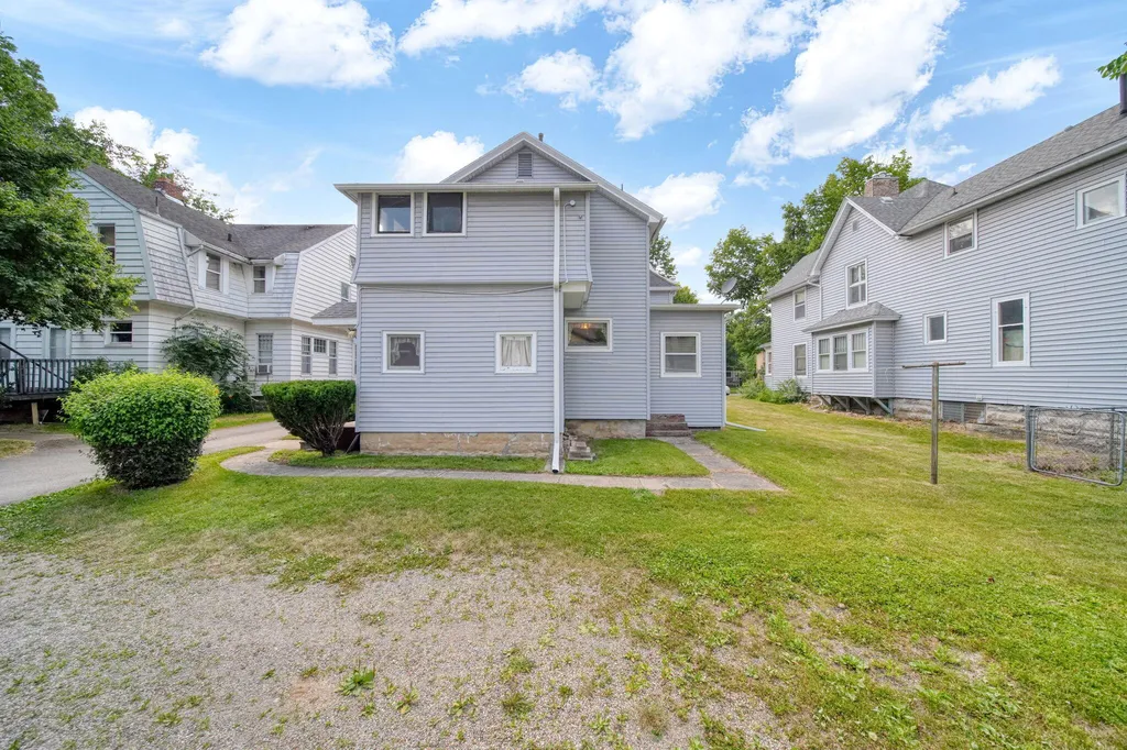 615 2nd Street Jackson City MI 49203