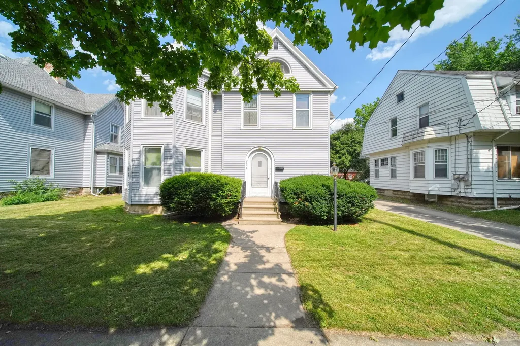 615 2nd Street Jackson City MI 49203