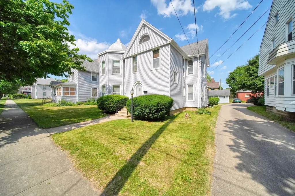 615 2nd Street Jackson City MI 49203