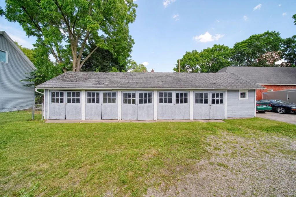 615 2nd Street Jackson City MI 49203
