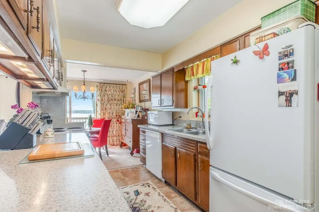 1827 Wamplers Heights Drive Norvell Township MI 49230