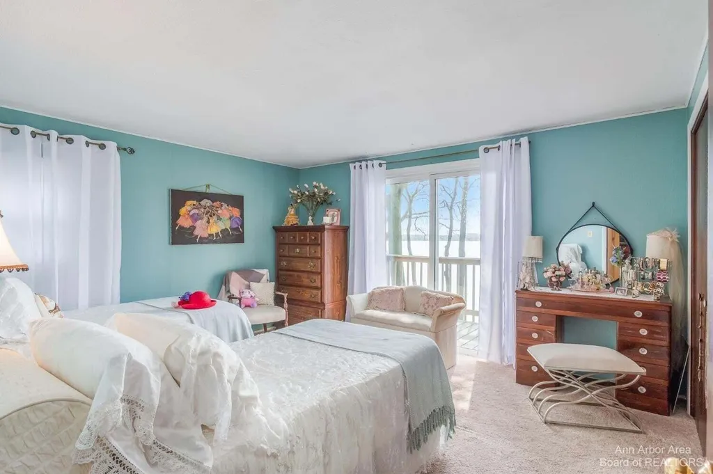 1827 Wamplers Heights Drive Norvell Township MI 49230