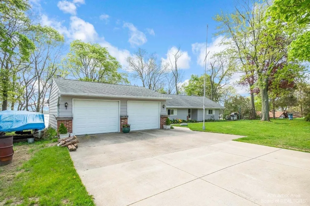 1827 Wamplers Heights Drive Norvell Township MI 49230