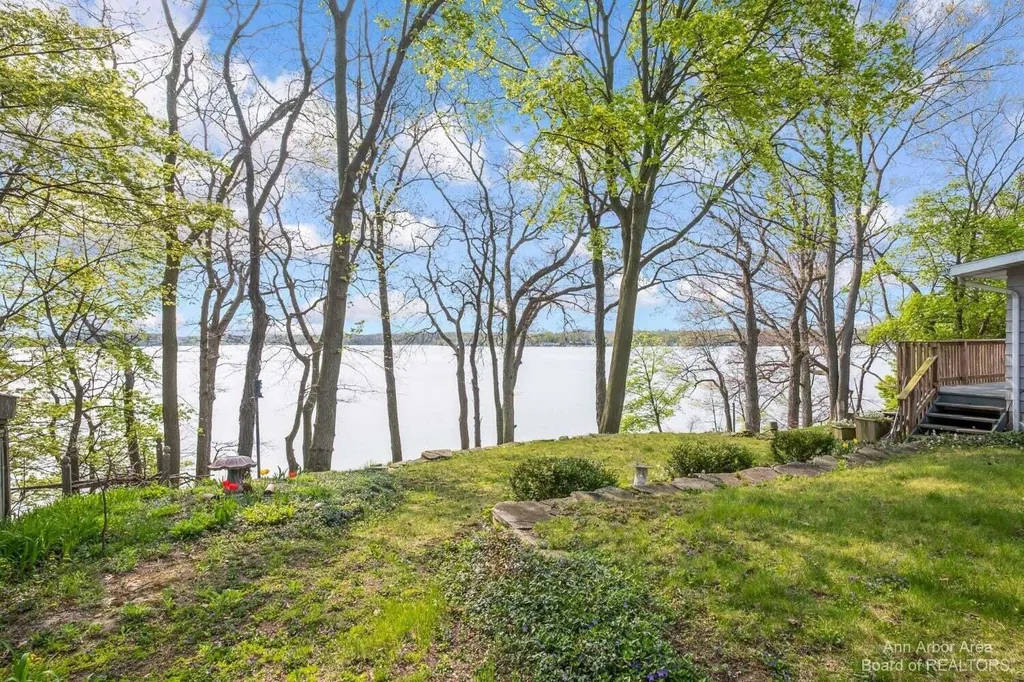 1827 Wamplers Heights Drive Norvell Township MI 49230