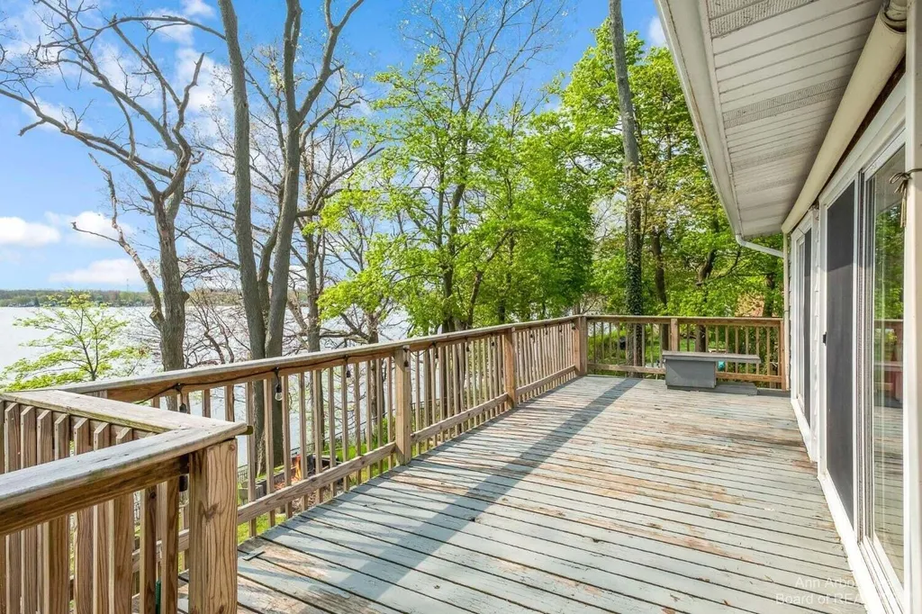 1827 Wamplers Heights Drive Norvell Township MI 49230