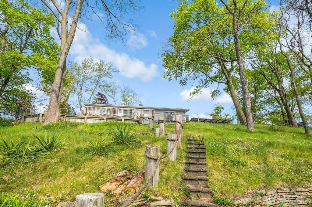 1827 Wamplers Heights Drive Norvell Township MI 49230