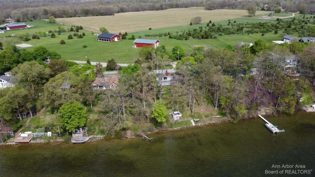 1827 Wamplers Heights Drive Norvell Township MI 49230