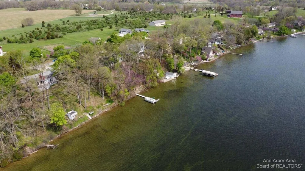 1827 Wamplers Heights Drive Norvell Township MI 49230