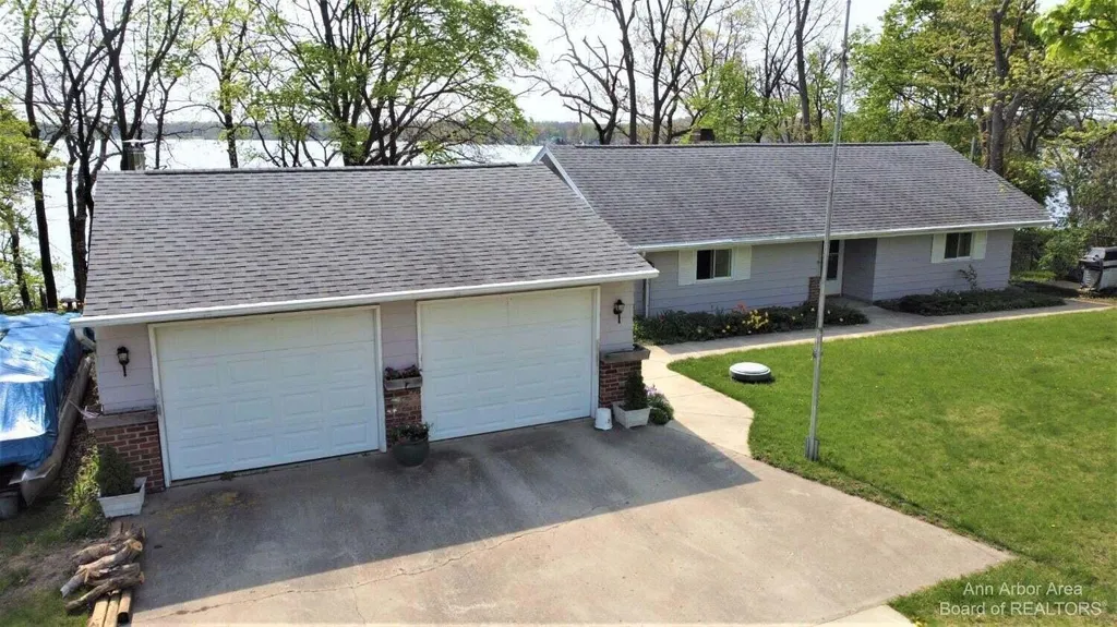 1827 Wamplers Heights Drive Norvell Township MI 49230