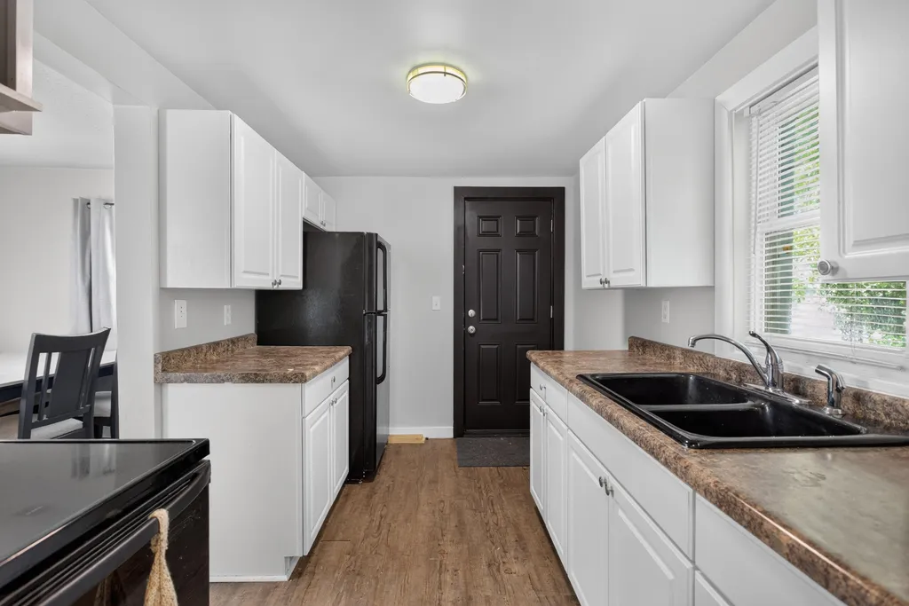 105 Avondale Avenue Summit Township MI 49203