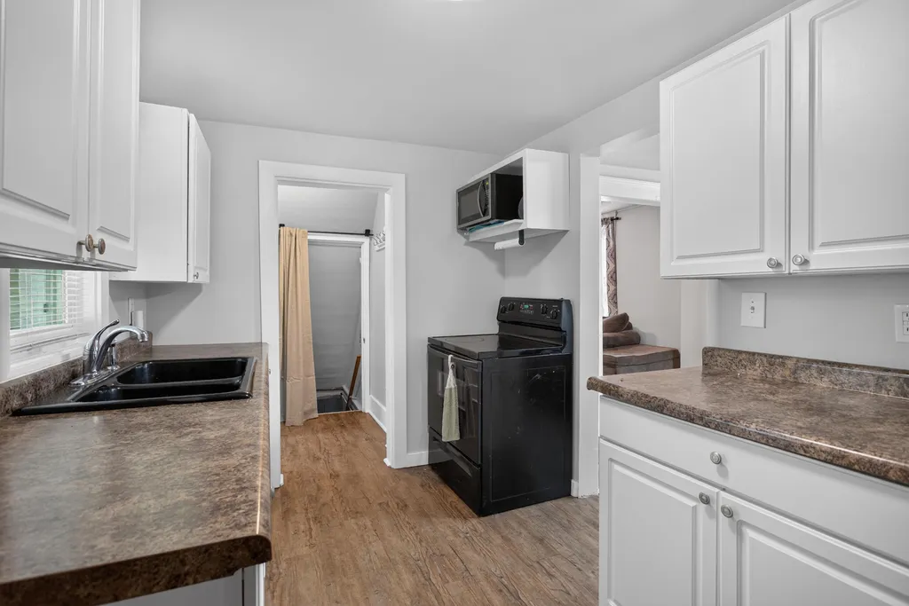 105 Avondale Avenue Summit Township MI 49203