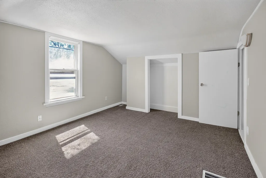 105 Avondale Avenue Summit Township MI 49203