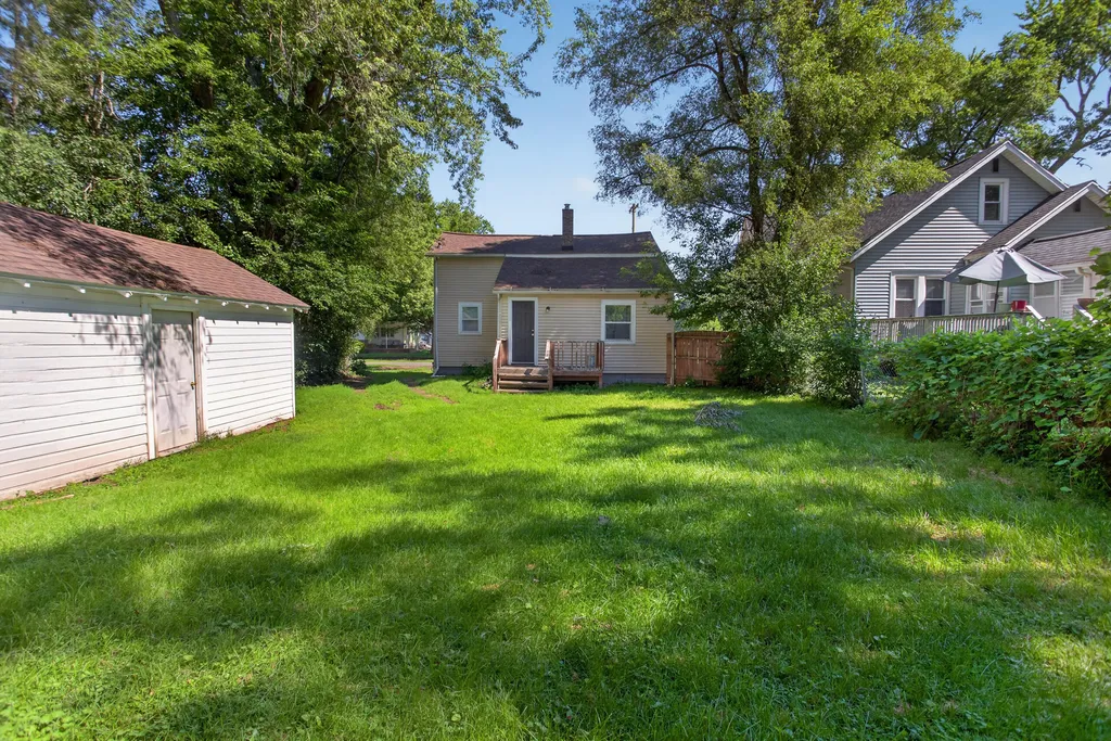 105 Avondale Avenue Summit Township MI 49203
