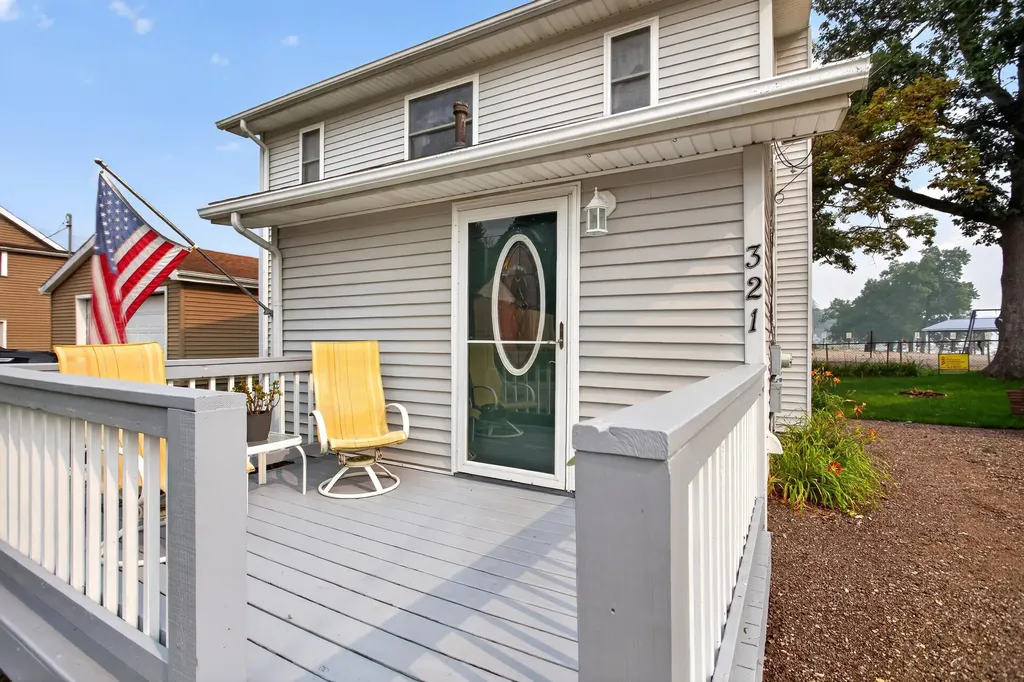 321 Oakwood Avenue Columbia Township MI 49234