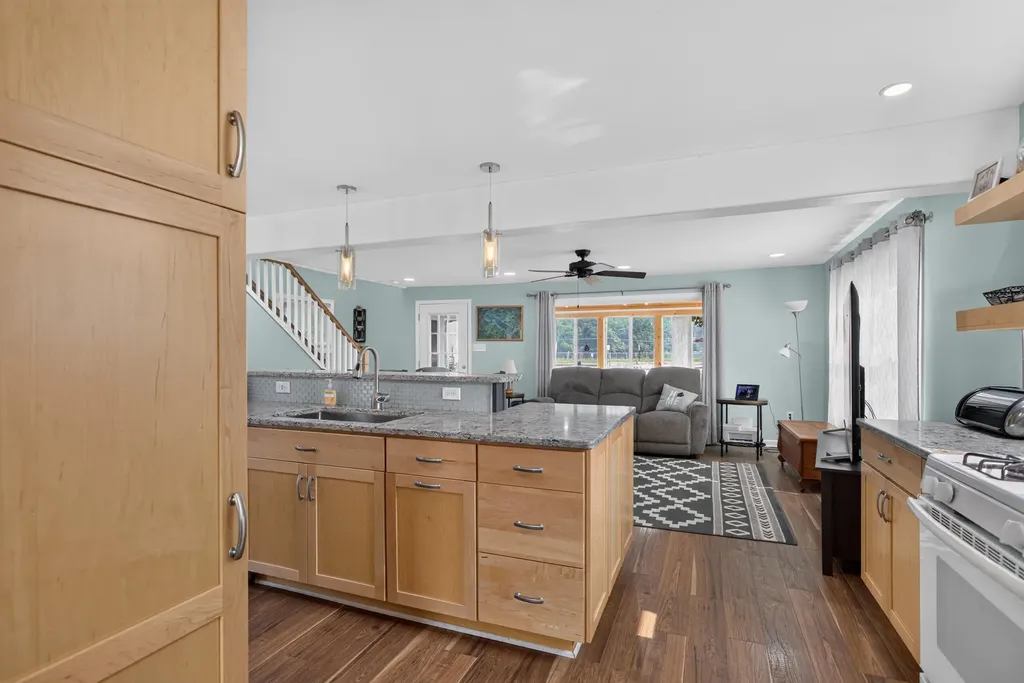 321 Oakwood Avenue Columbia Township MI 49234