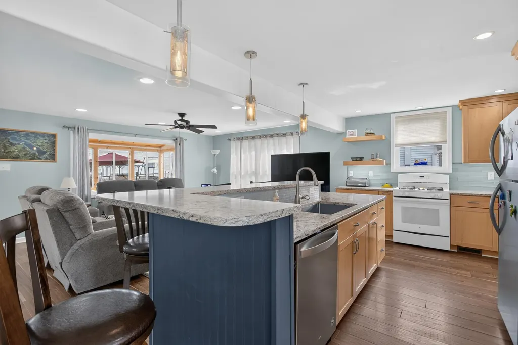 321 Oakwood Avenue Columbia Township MI 49234