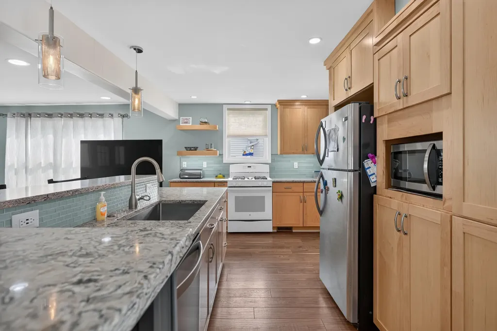 321 Oakwood Avenue Columbia Township MI 49234