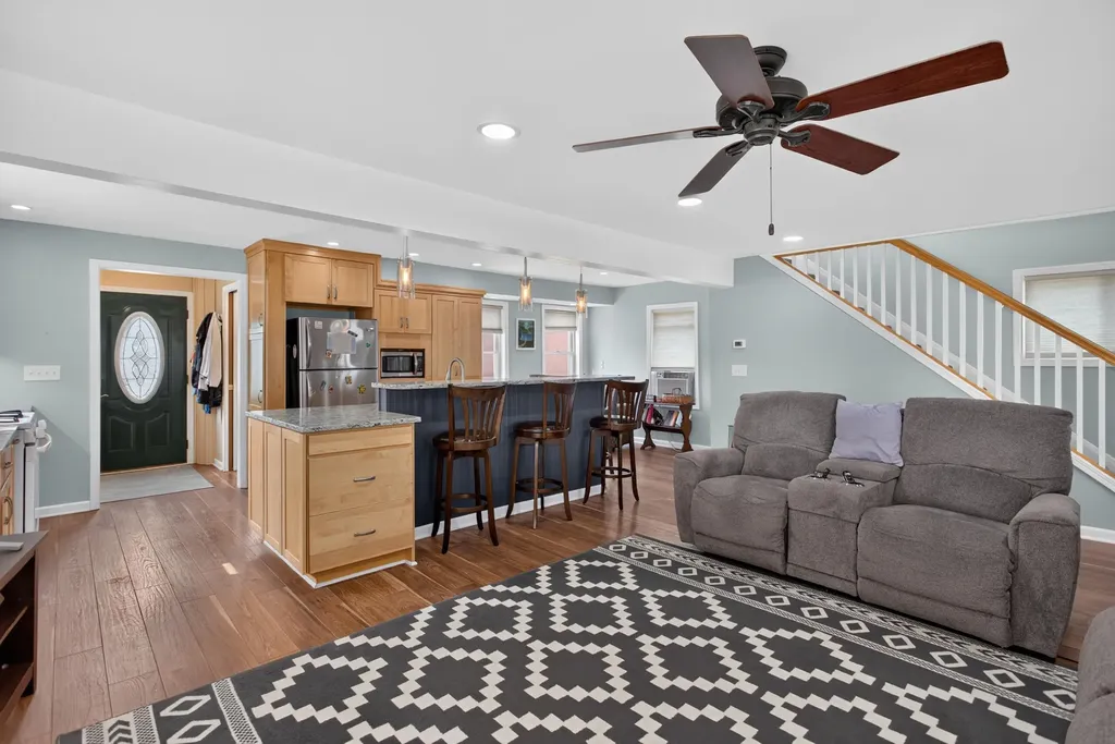 321 Oakwood Avenue Columbia Township MI 49234