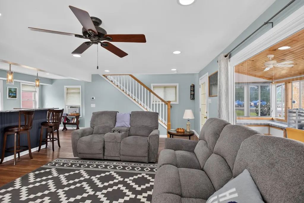 321 Oakwood Avenue Columbia Township MI 49234