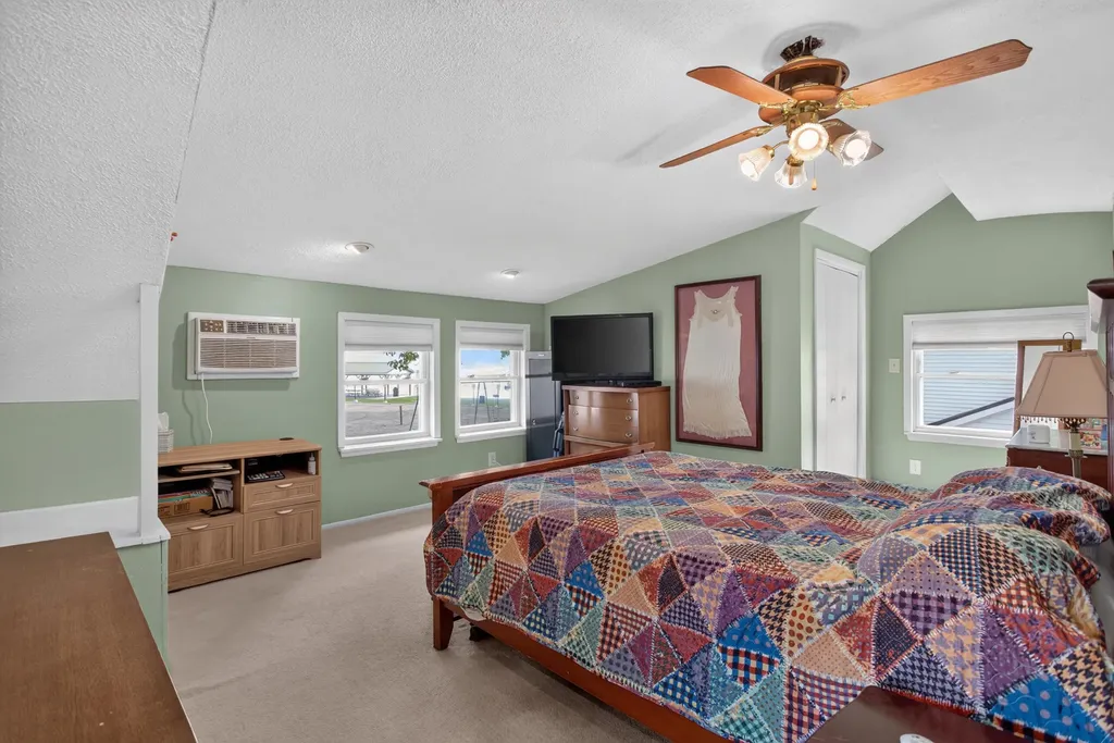 321 Oakwood Avenue Columbia Township MI 49234