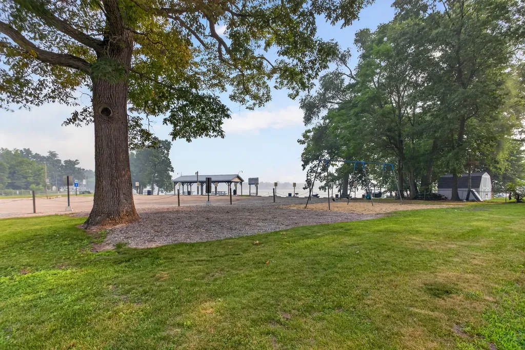 321 Oakwood Avenue Columbia Township MI 49234