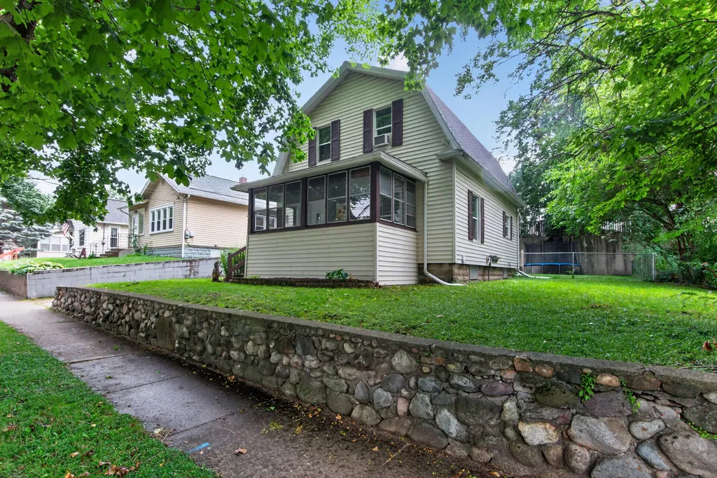 916 Lincoln Street Jackson City MI 49202