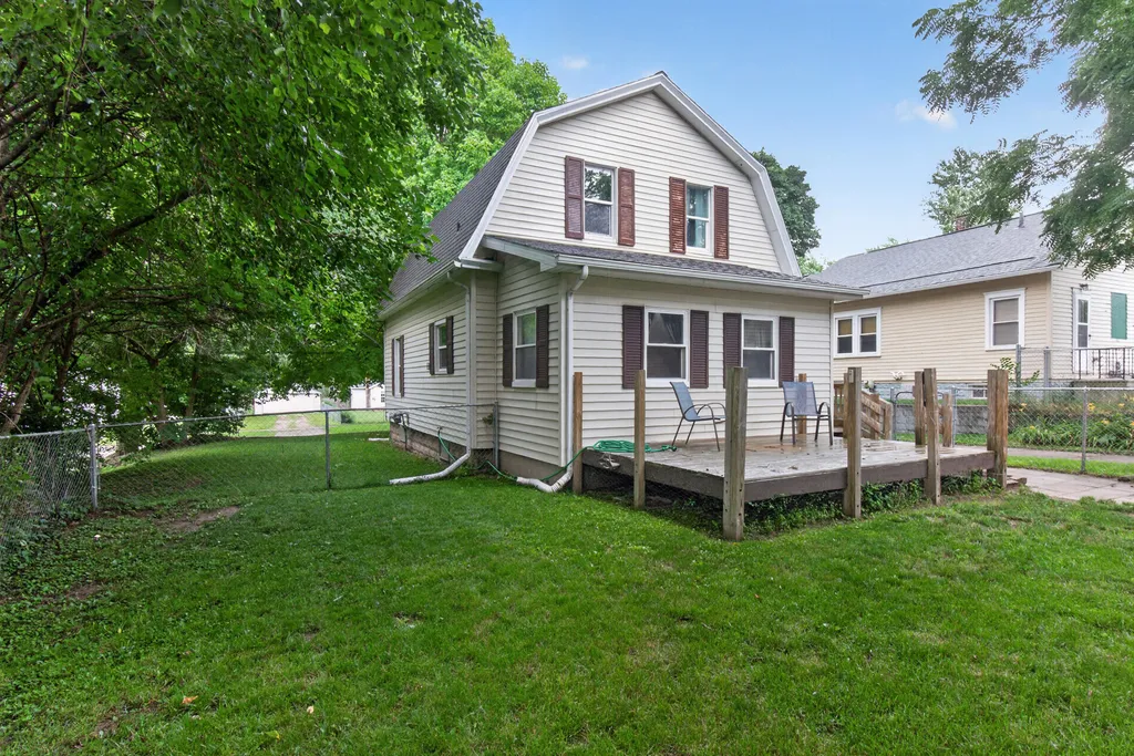 916 Lincoln Street Jackson City MI 49202