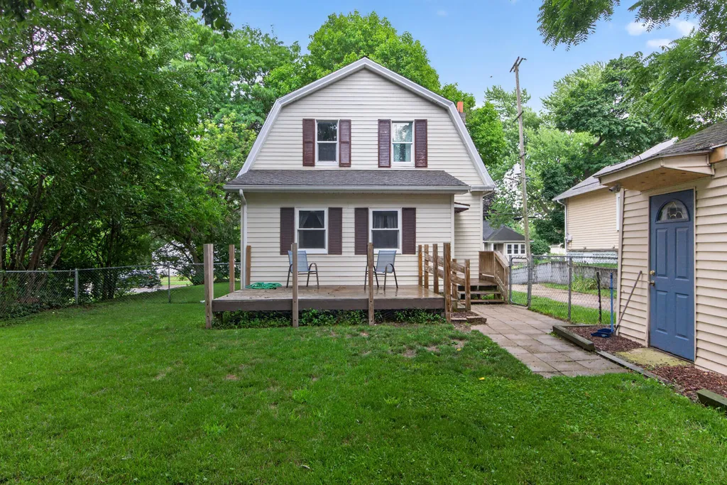 916 Lincoln Street Jackson City MI 49202
