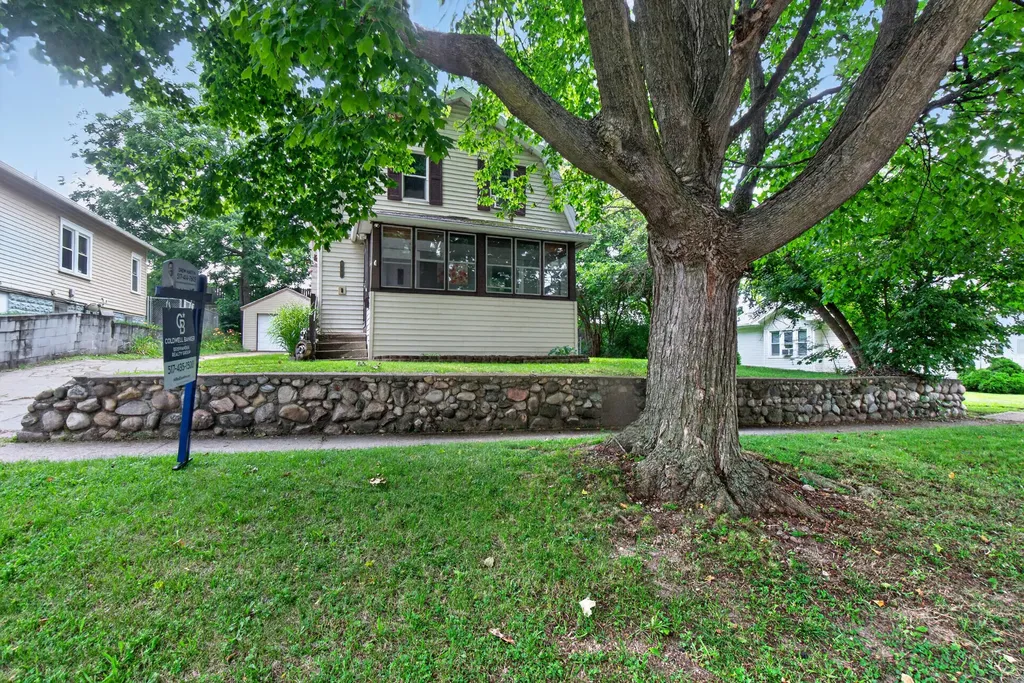 916 Lincoln Street Jackson City MI 49202