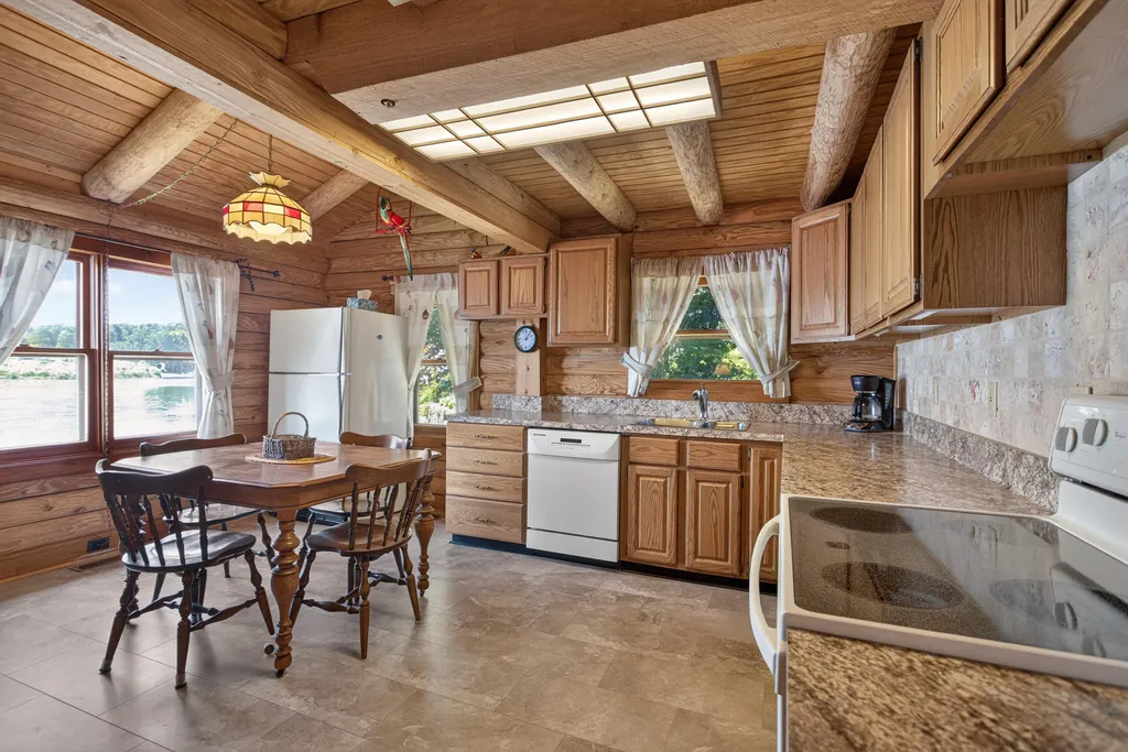11241 Almon Point Somerset Township MI 49249