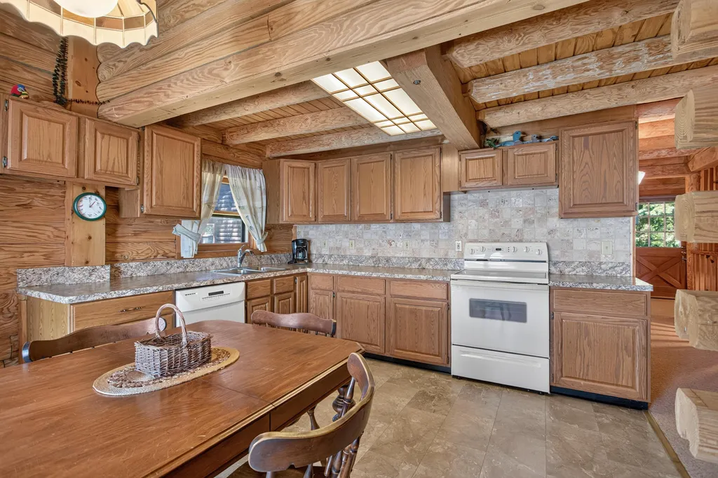 11241 Almon Point Somerset Township MI 49249