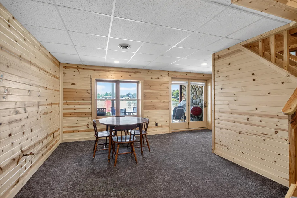 11241 Almon Point Somerset Township MI 49249