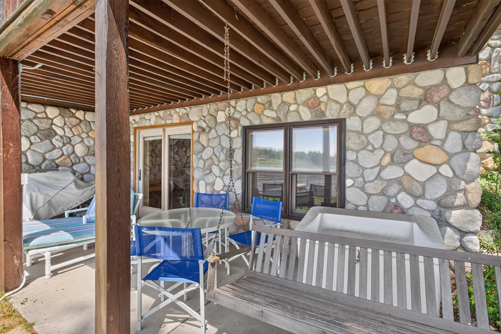 11241 Almon Point Somerset Township MI 49249