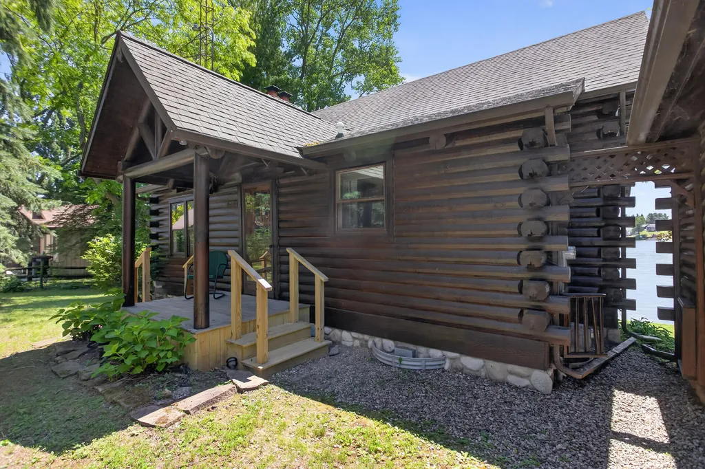 11241 Almon Point Somerset Township MI 49249