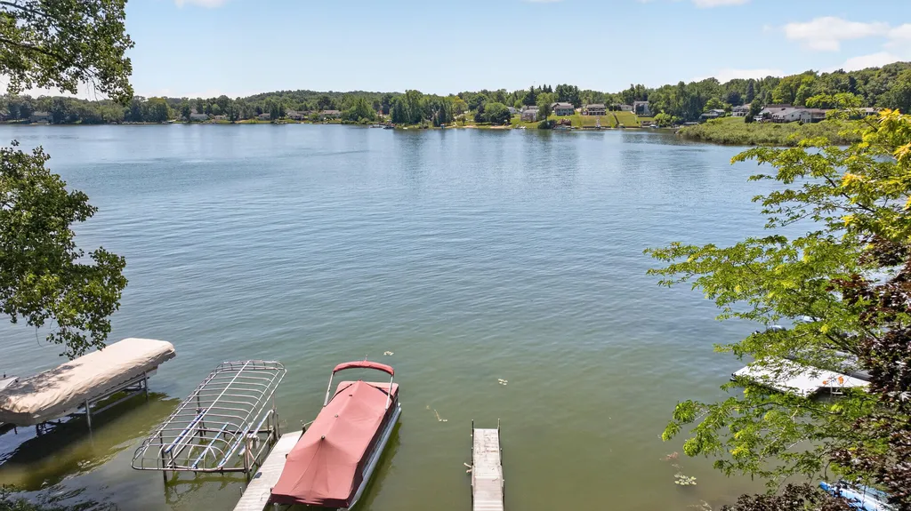 11241 Almon Point Somerset Township MI 49249
