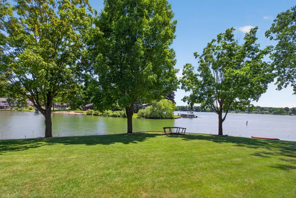 11241 Almon Point Somerset Township MI 49249