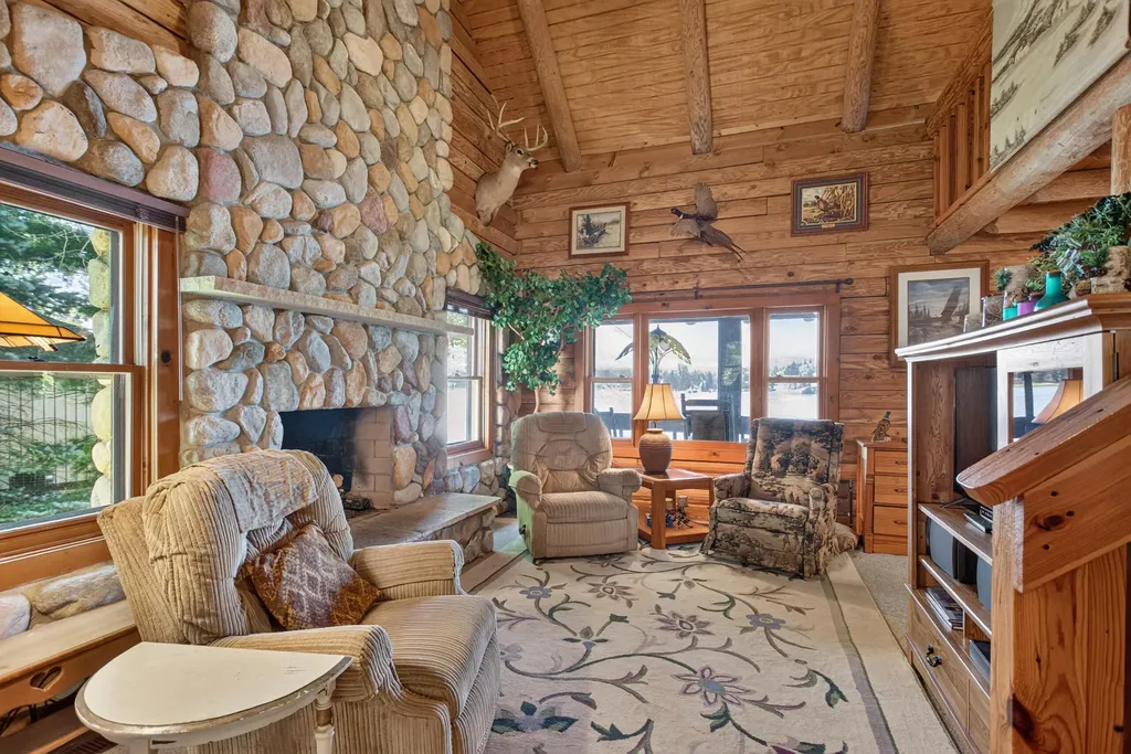 11241 Almon Point Somerset Township MI 49249