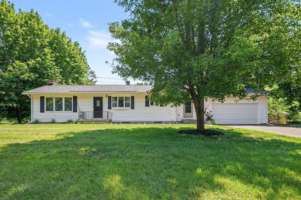 3747 Harshbarger Road Leoni Township MI 49203
