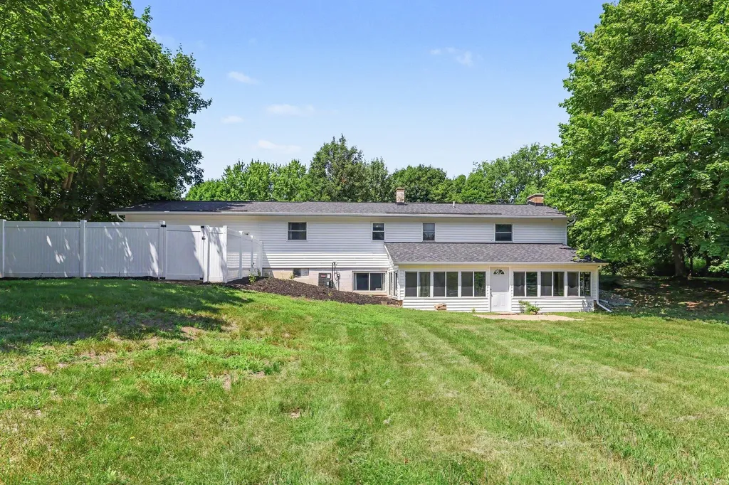 3747 Harshbarger Road Leoni Township MI 49203