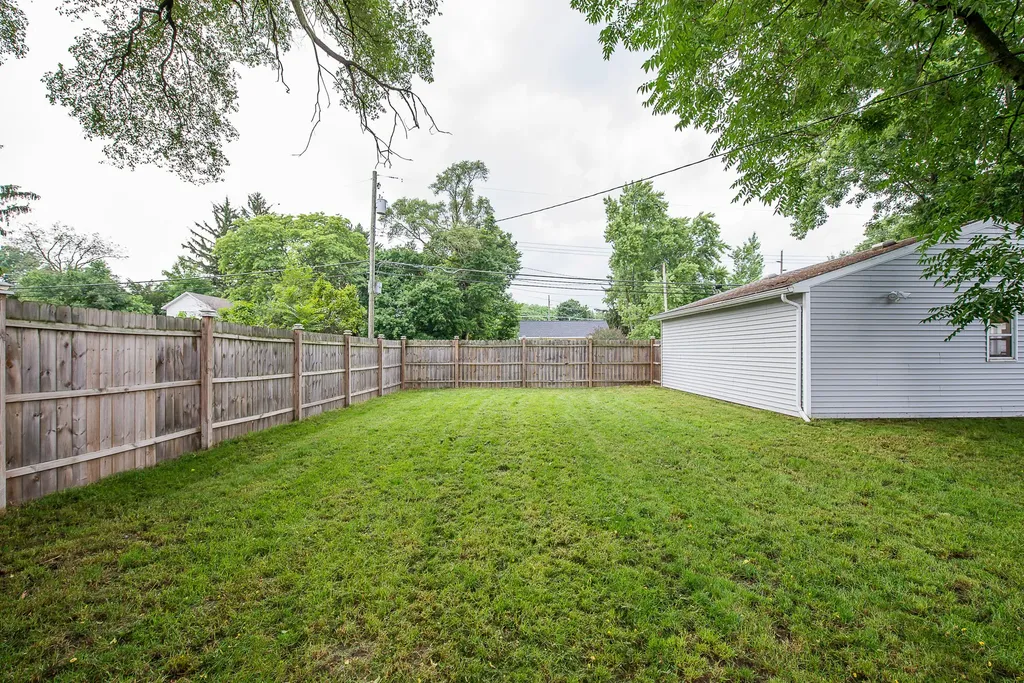 245 Mann Street Putnam Township MI 48169