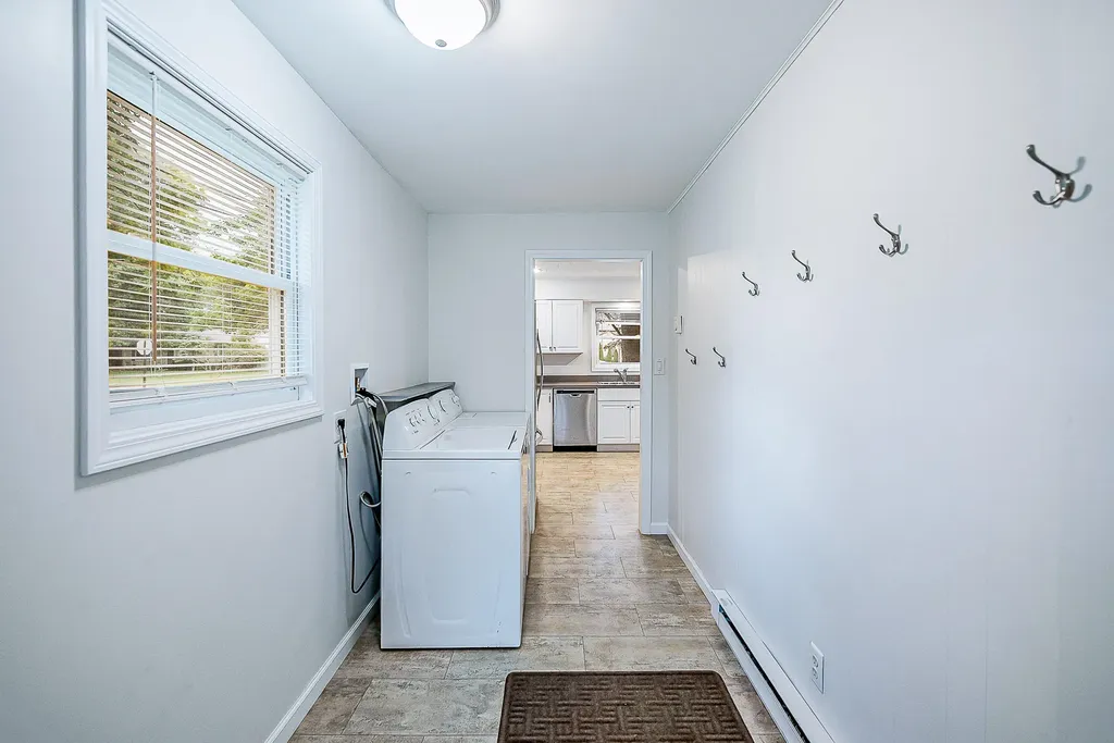 245 Mann Street Putnam Township MI 48169