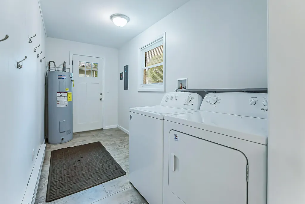 245 Mann Street Putnam Township MI 48169