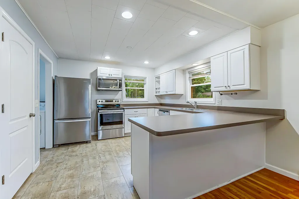 245 Mann Street Putnam Township MI 48169